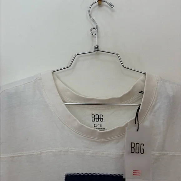 NWT Urban Outfitters BDG Game Day Collegiate Graphic Cutoff Tee Size XL - Picture 6 of 11